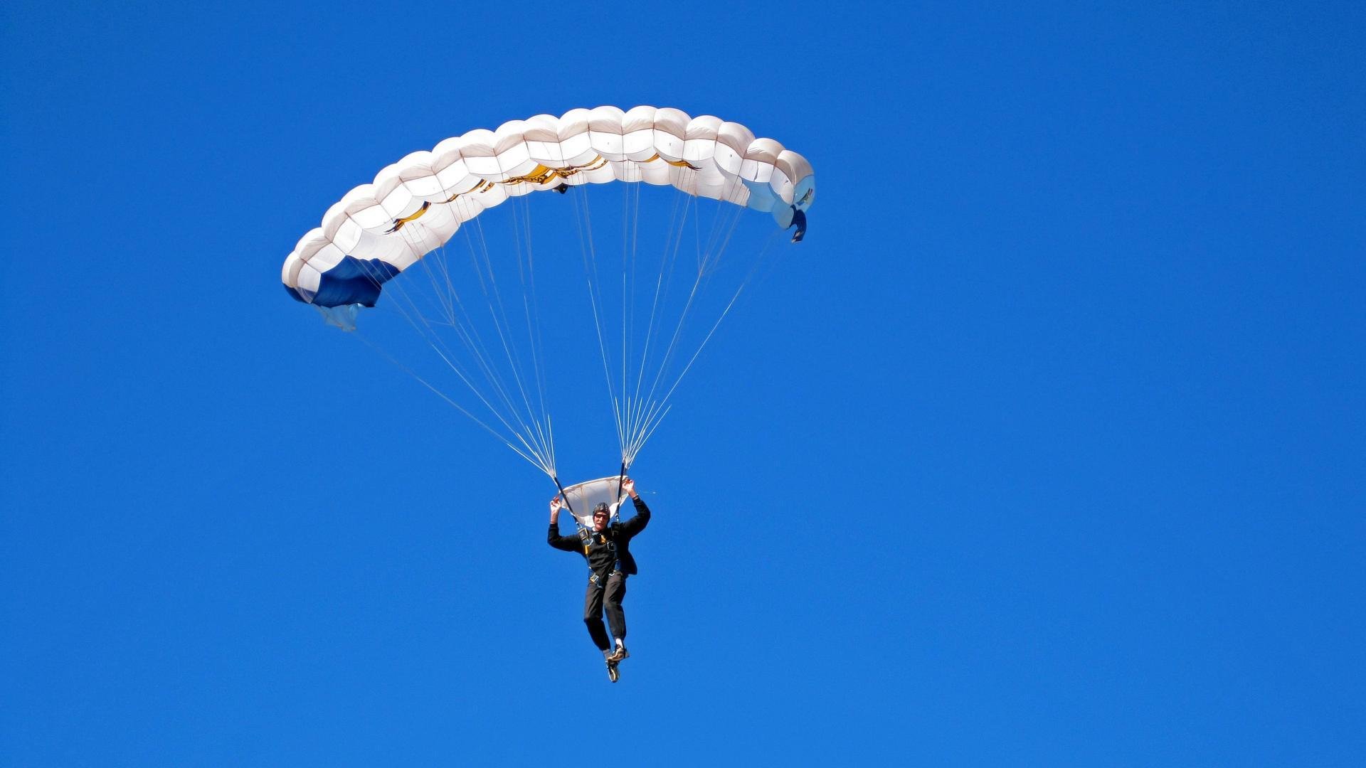 爱游戏电脑版官网-青少年裁判员“互联网+培训”逐步推行，行业判罚更加公平公正，青少年互联网法律知识竞赛